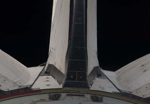 STS135-E-05127