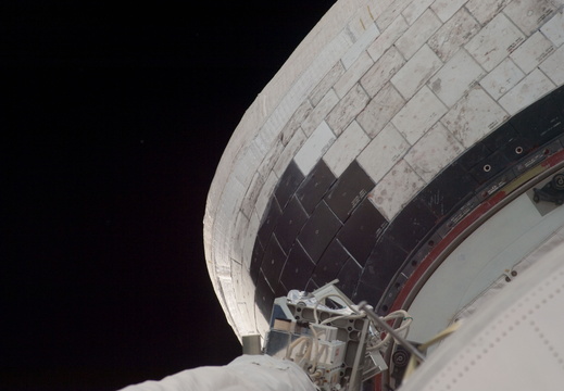 STS135-E-05157