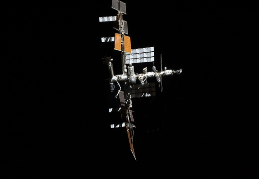 STS135-E-11963