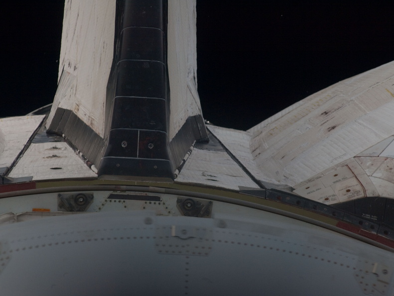 STS135-E-05129
