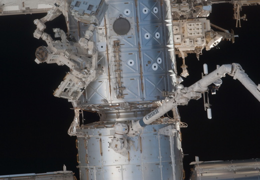 STS135-E-06888