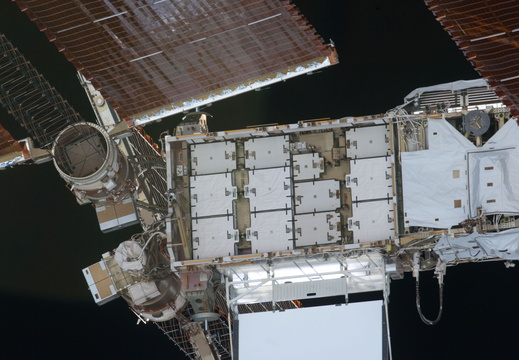 STS135-E-06894