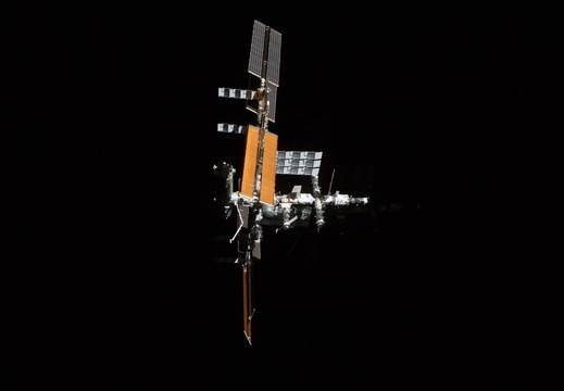STS135-E-11955