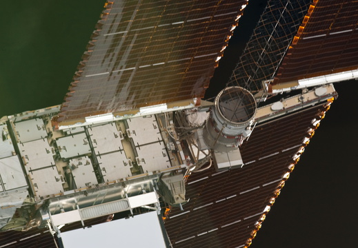 STS135-E-06928