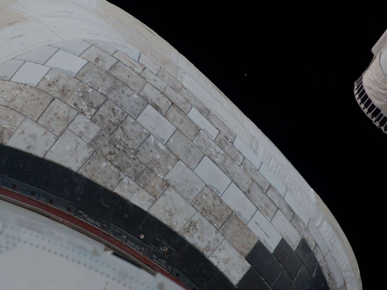 STS135-E-05139