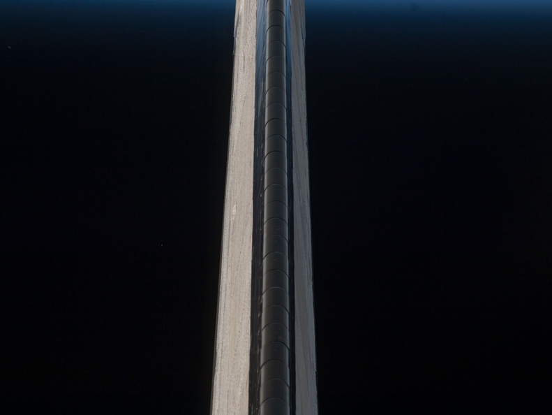 STS135-E-05114