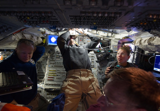 STS135-E-10828
