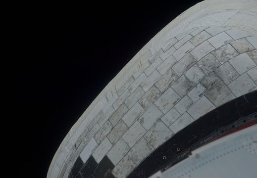 STS135-E-05103