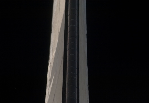 STS135-E-05122