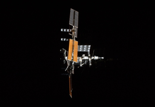 STS135-E-11953