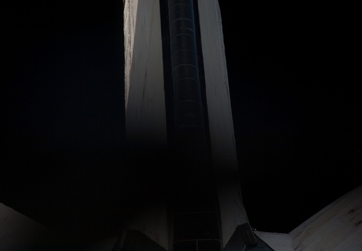 STS135-E-05176