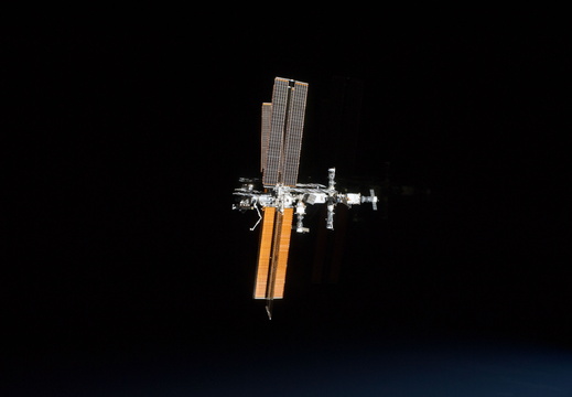 STS135-E-11935