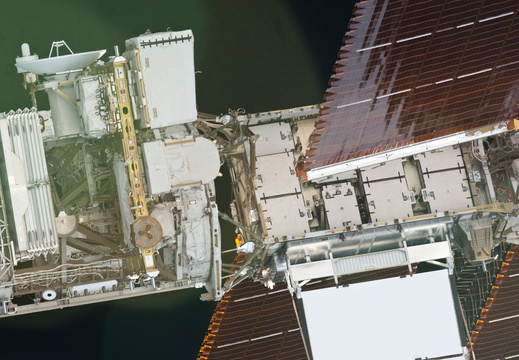 STS135-E-06923
