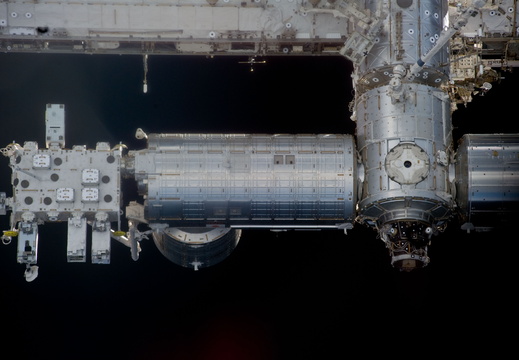 STS135-E-06742