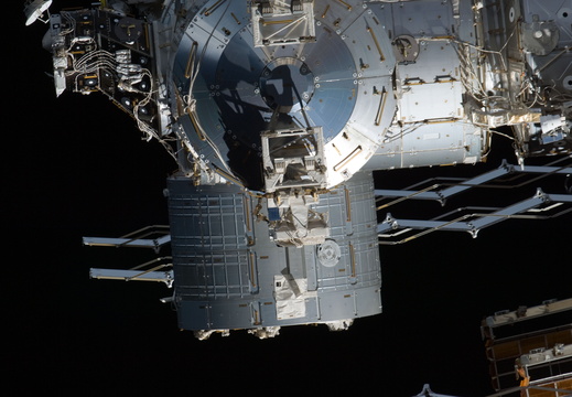 STS135-E-11206