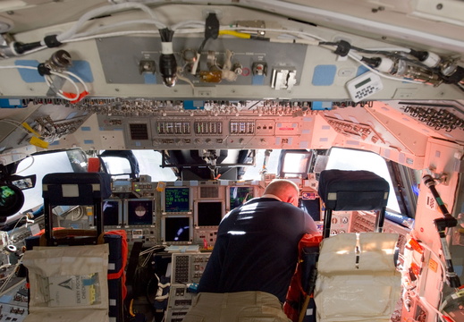 STS135-E-06203