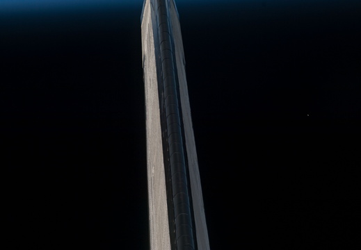 STS135-E-05165