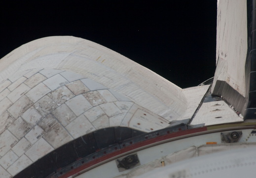 STS135-E-05148