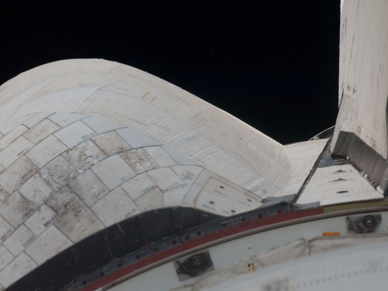 STS135-E-05148