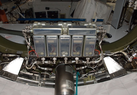 STS135-E-08864
