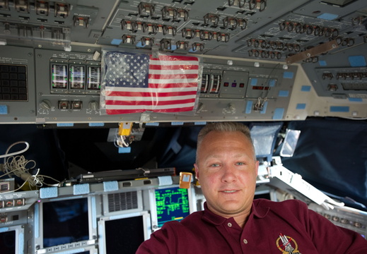 STS135-E-09110