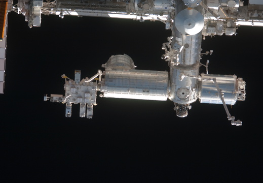 STS135-E-06798