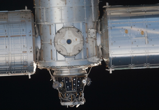 STS135-E-06891
