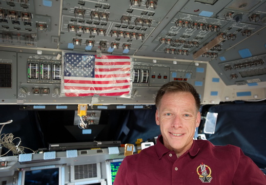 STS135-E-09112