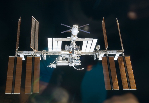 STS133-E-10526