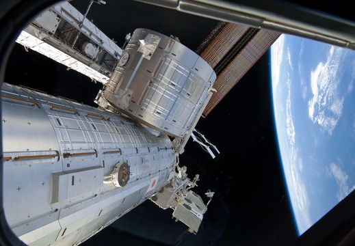 STS133-E-06731