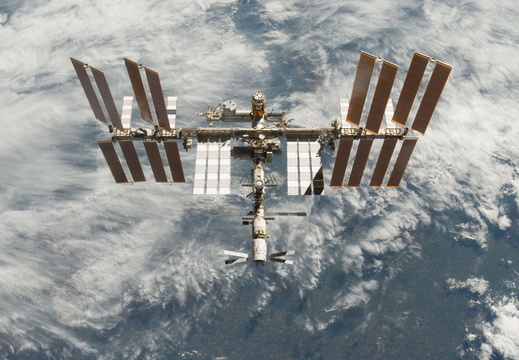 STS133-E-10433