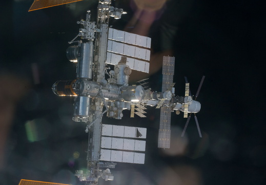 STS133-E-11106
