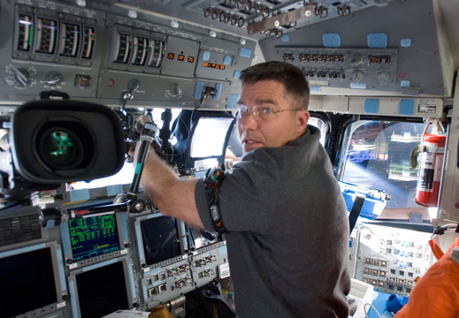 STS133-E-06843