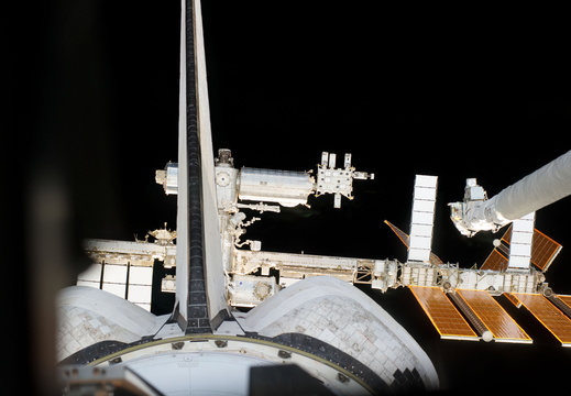 STS133-E-06673