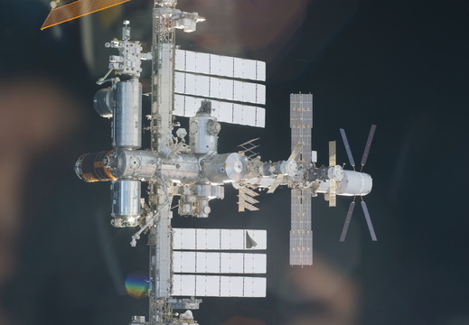 STS133-E-11105