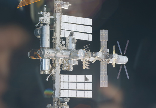 STS133-E-11104