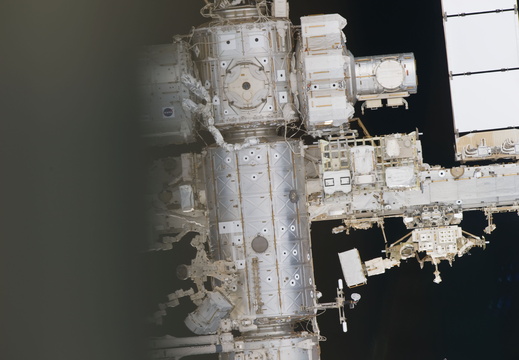STS133-E-06406