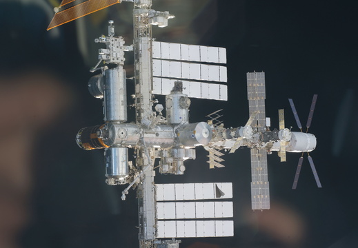 STS133-E-11103