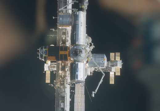 STS133-E-10557