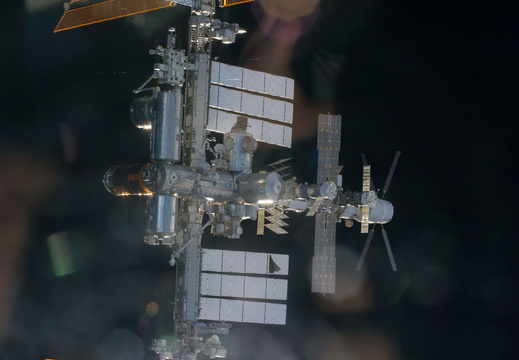 STS133-E-11107
