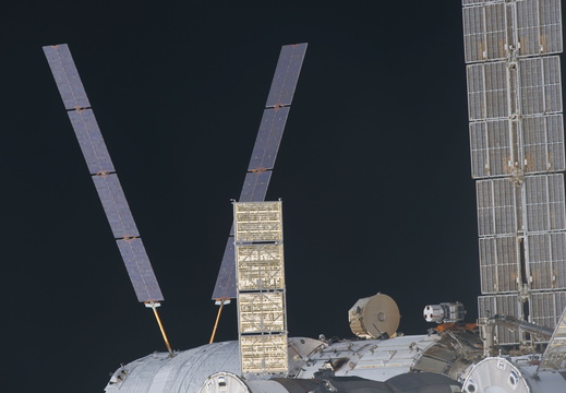 STS133-E-06469