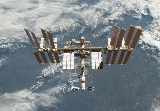 STS133-E-10430