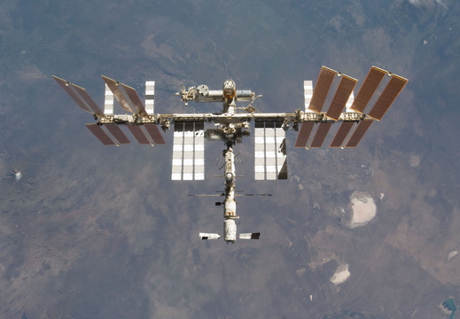 STS133-E-10421