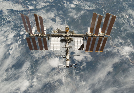 STS133-E-10439