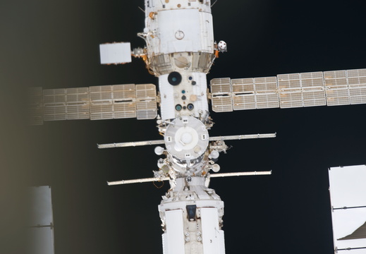 STS133-E-06410