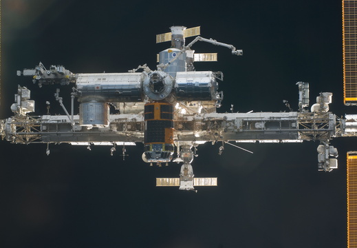 STS133-E-10565