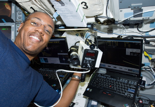 STS133-E-06831