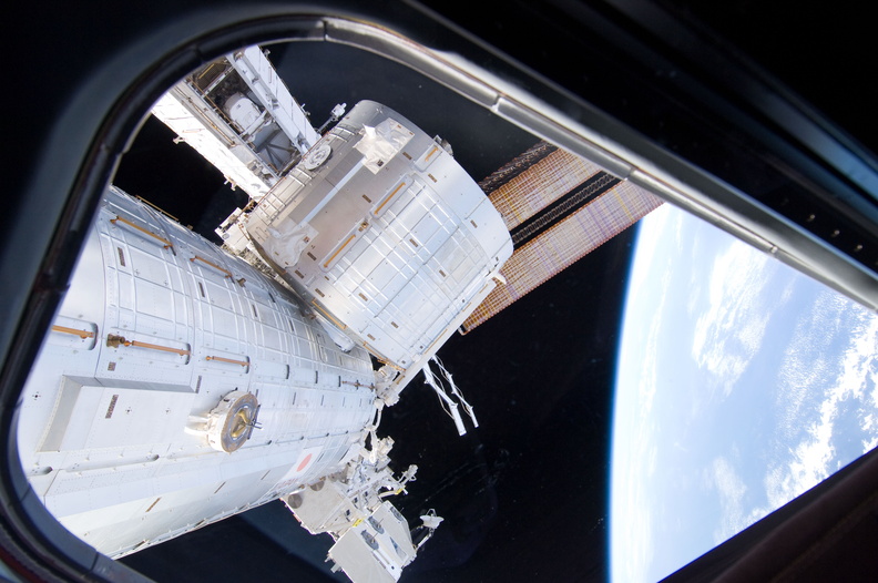 STS133-E-06730.jpg