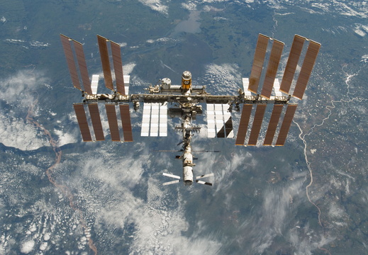 STS133-E-10445