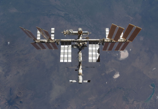 STS133-E-10420